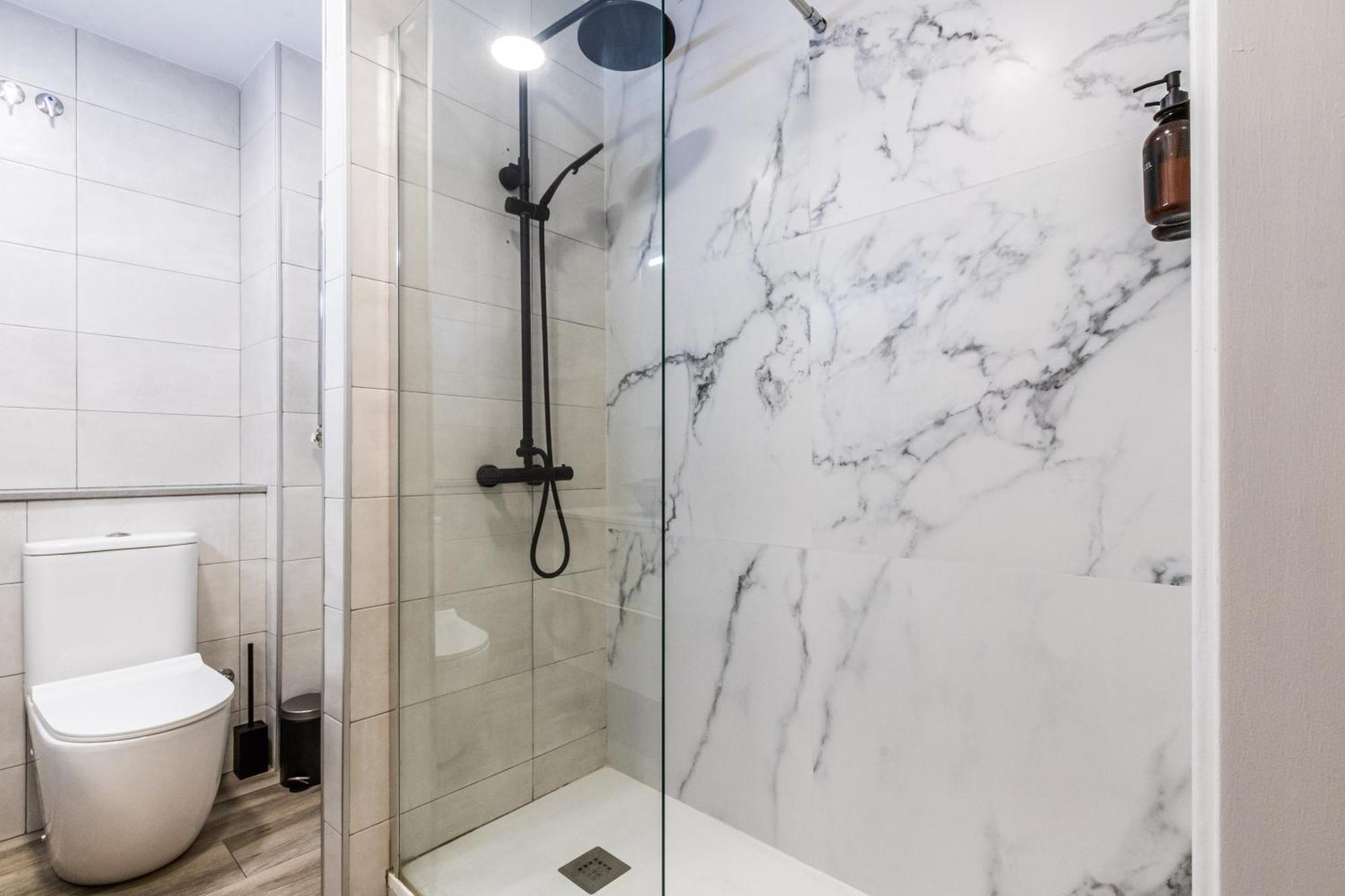 Exclusive Apartments Barcelona 4 Personas St Pere تيراسا المظهر الخارجي الصورة