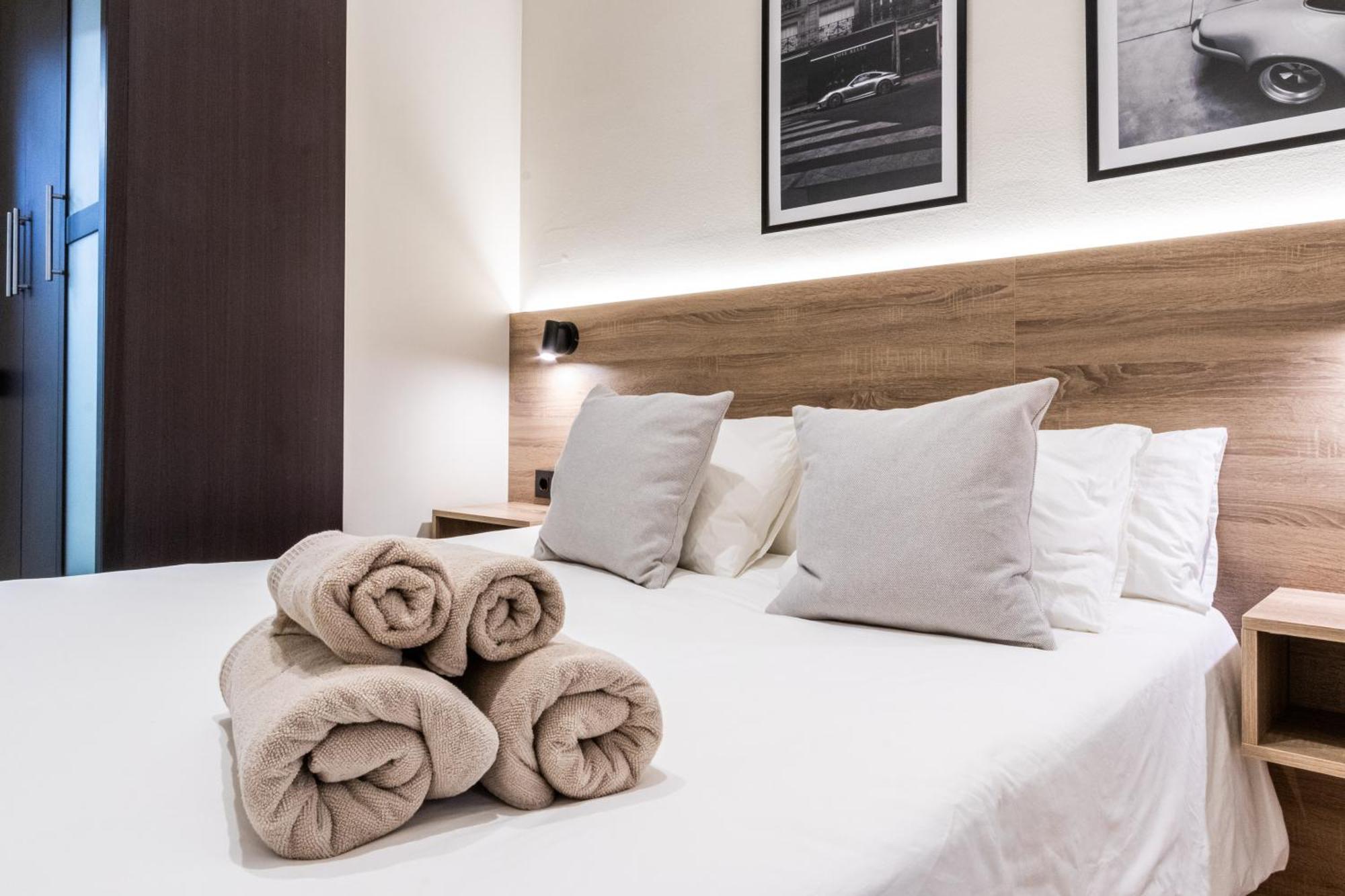 Exclusive Apartments Barcelona 4 Personas St Pere تيراسا المظهر الخارجي الصورة